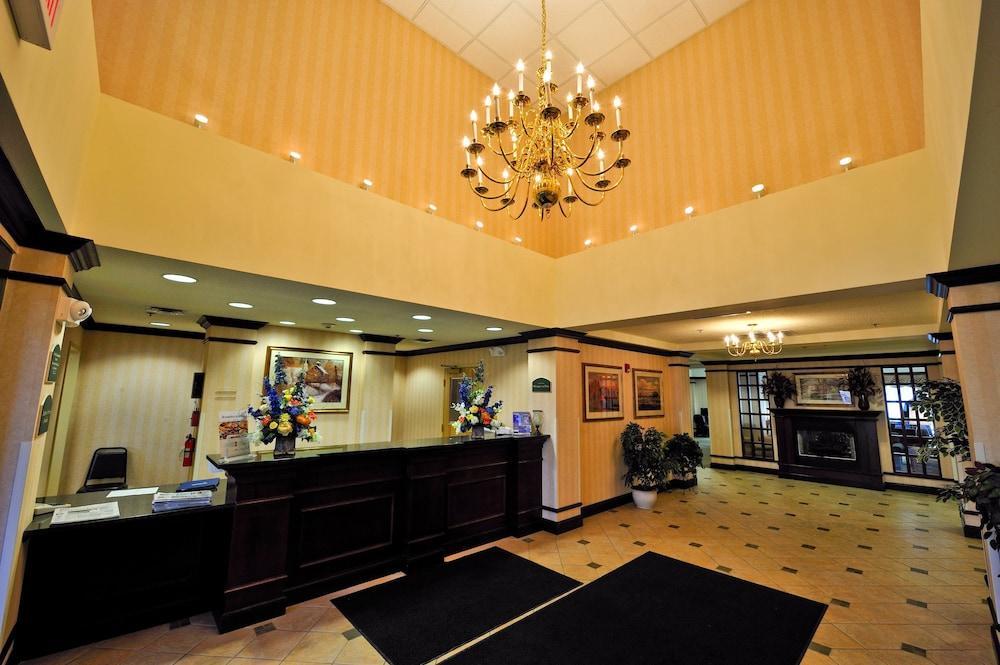 Holiday Inn Express Syracuse Airport By Ihg North Syracuse Exterior photo
