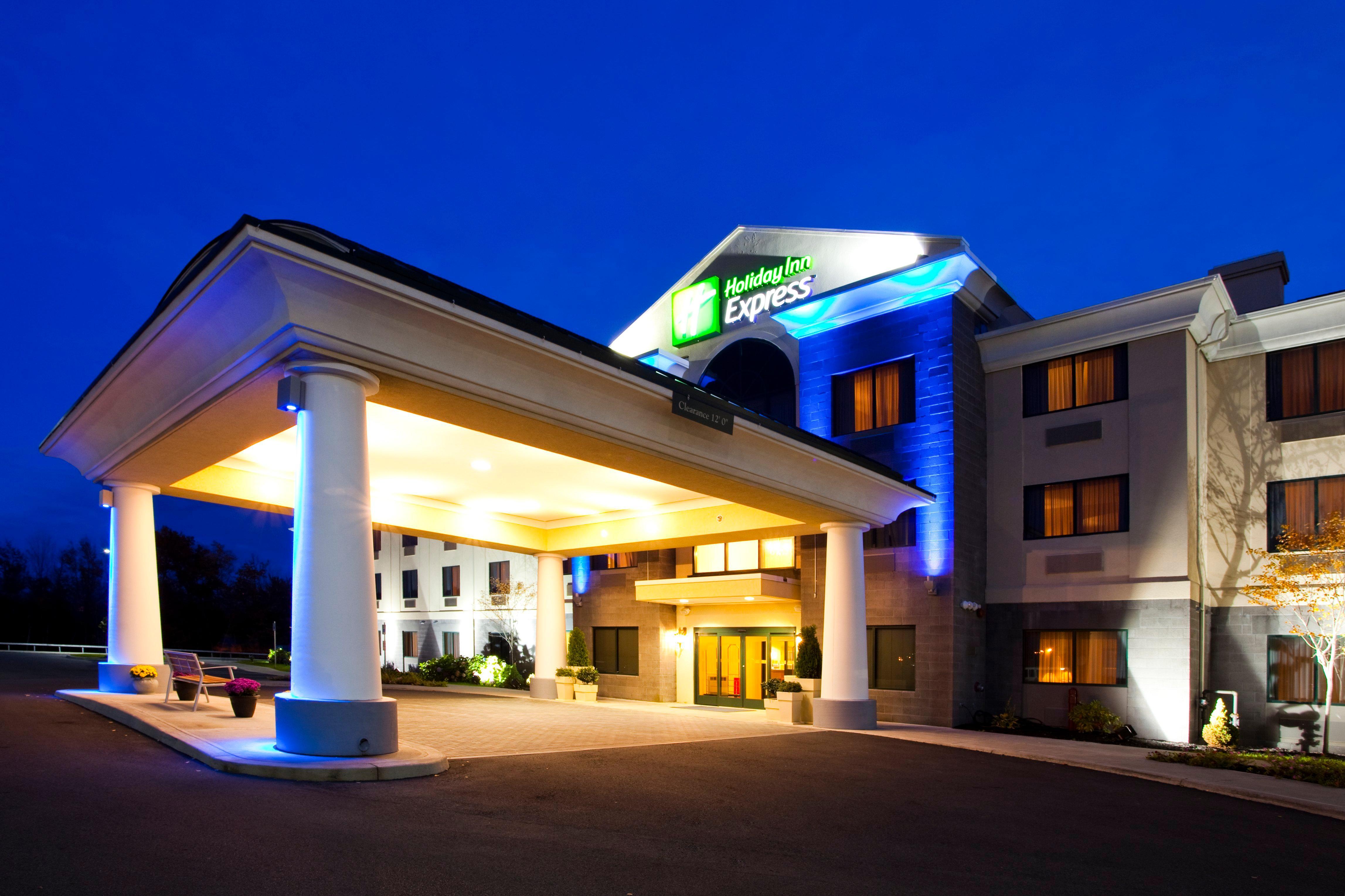 Holiday Inn Express Syracuse Airport By Ihg North Syracuse Exterior photo