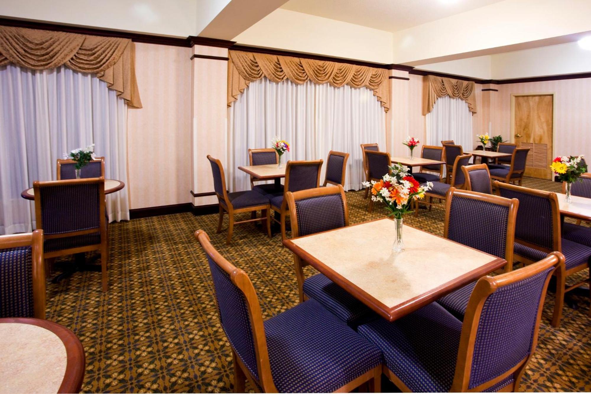 Holiday Inn Express Syracuse Airport By Ihg North Syracuse Exterior photo